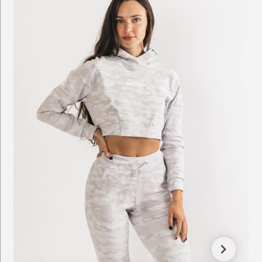 Alphalete Silver Camo Crop Hoodie M
